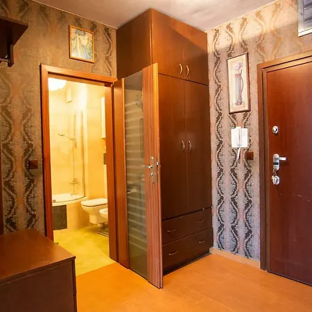 Bruna 9, Pictoresque And Exclusive Studio Mokotow Invoice, Metro, Parking *